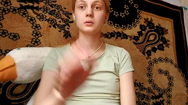 LunaLaday online show from June 22, 2026, 3:25 am