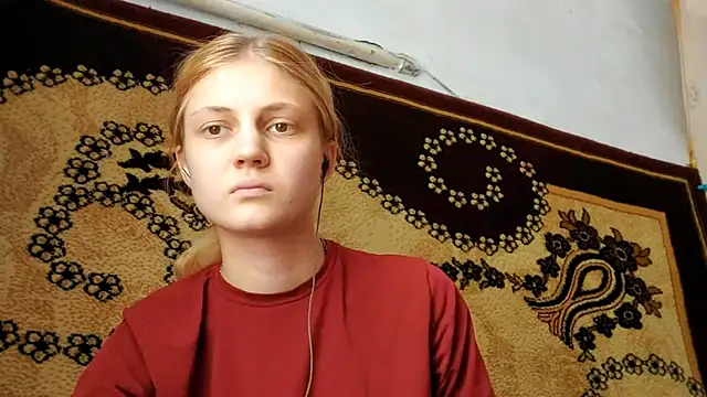 LunaLaday online show from July 11, 2026, 5:43 am