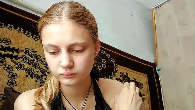 LunaLaday online show from July 15, 2026, 6:18 am