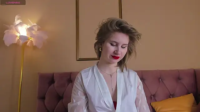 Lilianadaniels online show from May 3, 2026, 1:33 am