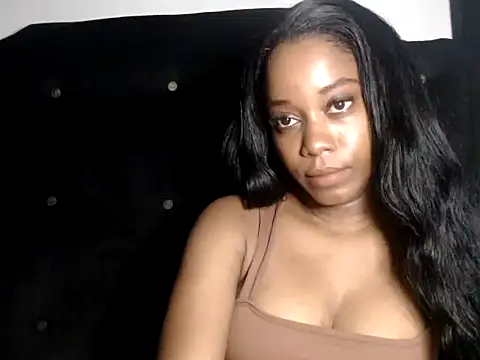 Enchantriss online show from December 17, 2025, 8:04 pm