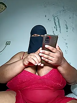 Snapshot of Loly_mor26 chatting on April 28, 2026, 5:01 am Loly mor26 online show from April 28, 2026, 5:01 am