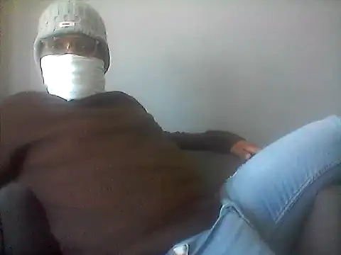 Snapshot of LunjeSA chatting on May 11, 2026, 10:54 am LunjeSA online show from May 11, 2026, 10:54 am