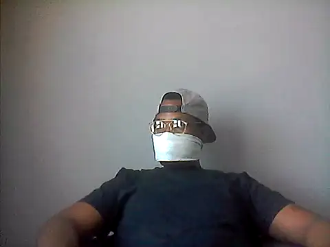 Snapshot of LunjeSA chatting on May 12, 2026, 9:17 am LunjeSA online show from May 12, 2026, 9:17 am