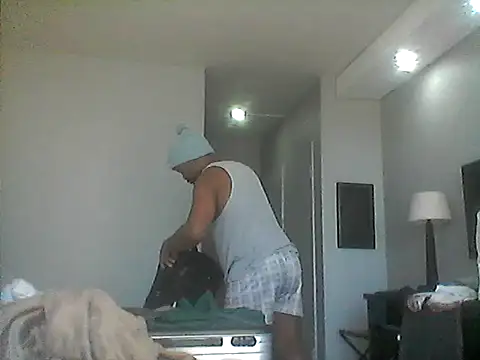 Snapshot of LunjeSA chatting on May 13, 2026, 7:06 am LunjeSA online show from May 13, 2026, 7:06 am