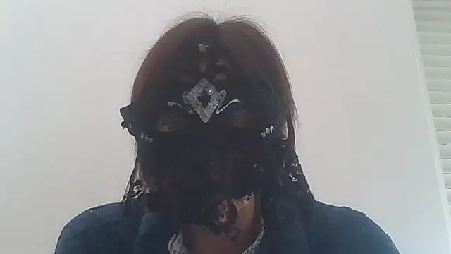 Snapshot of HelenTiAscolta chatting on April 25, 2026, 2:36 pm HelenTiAscolta online show from April 25, 2026, 2:36 pm