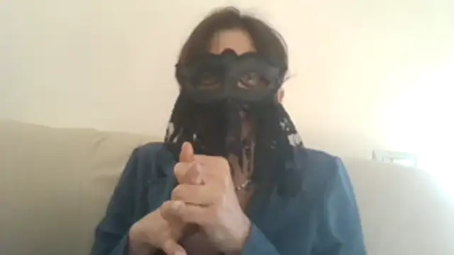 Snapshot of HelenTiAscolta chatting on April 26, 2026, 5:10 pm HelenTiAscolta online show from April 26, 2026, 5:10 pm
