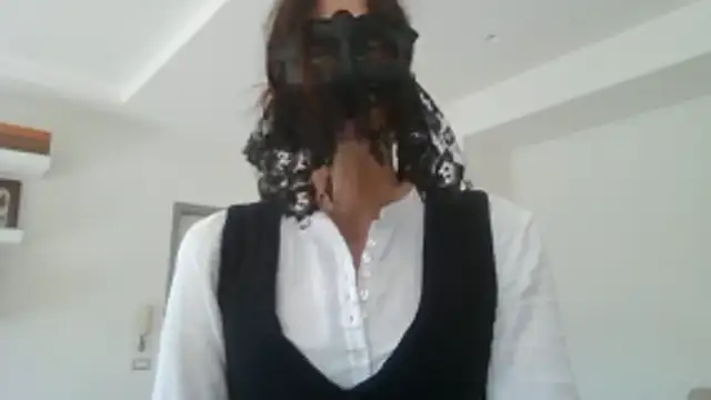 Snapshot of HelenTiAscolta chatting on April 27, 2026, 1:42 pm HelenTiAscolta online show from April 27, 2026, 1:42 pm
