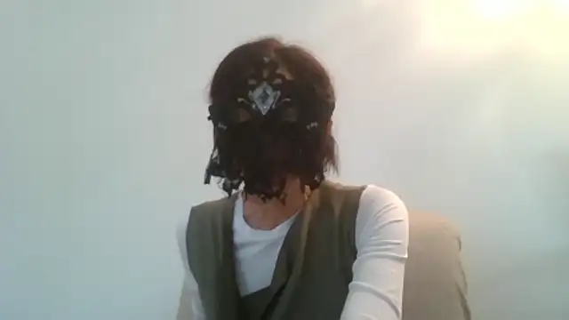 Snapshot of HelenTiAscolta chatting on May 7, 2026, 1:16 pm HelenTiAscolta online show from May 7, 2026, 1:16 pm