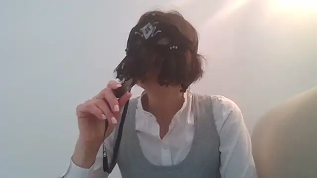 Snapshot of HelenTiAscolta chatting on May 19, 2026, 3:07 pm HelenTiAscolta online show from May 19, 2026, 3:07 pm