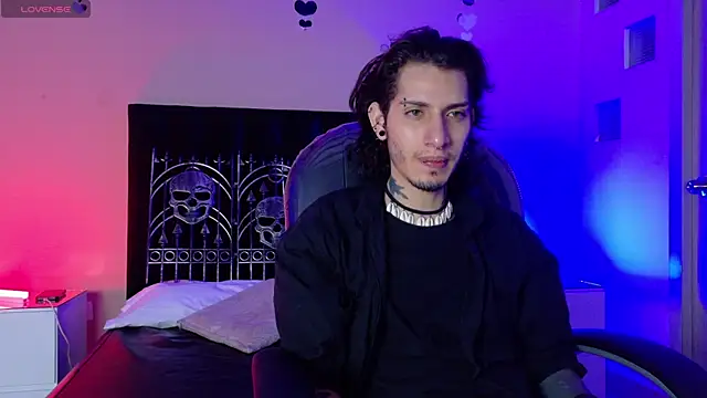 Vergil Noir  online show from June 14, 2026, 4:47 am