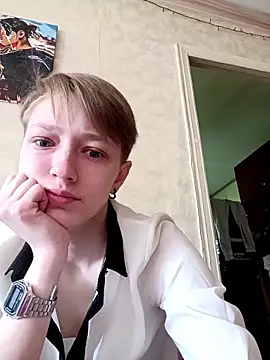 Snapshot of _LindaMiller_ chatting on May 9, 2026, 8:08 am LindaMiller online show from May 9, 2026, 8:08 am