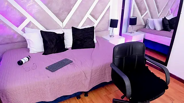 Mia Velez1 online show from May 16, 2026, 10:36 am