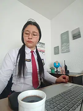 Snapshot of Queen_linda1 chatting on May 11, 2026, 12:22 pm Queen linda1 online show from May 11, 2026, 12:22 pm