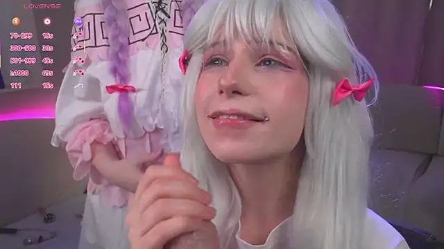 Snapshot of CosplayDream chatting on May 1, 2026, 7:24 am CosplayDream online show from May 1, 2026, 7:24 am