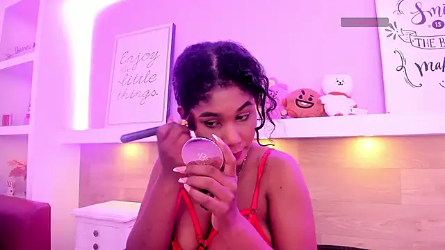 Snapshot of AlissonJamess chatting on May 20, 2026, 2:01 pm AlissonJamess online show from May 20, 2026, 2:01 pm
