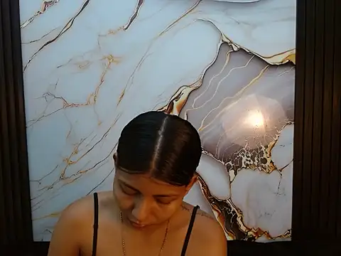 AndreaSerpa online show from May 18, 2026, 8:25 pm