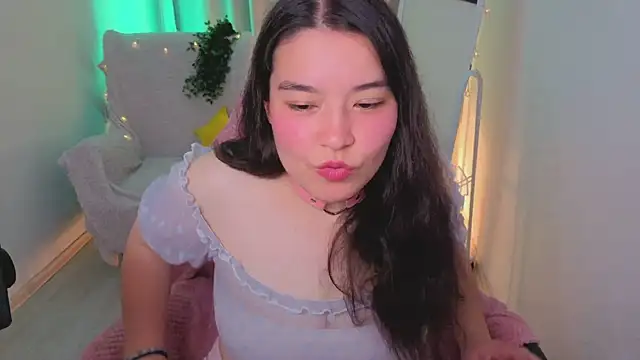 MomoRins online show from July 14, 2026, 10:04 pm