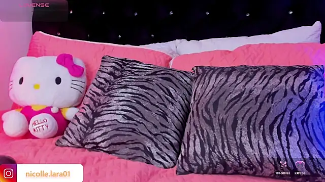 Snapshot of Kitty_rose01 chatting on May 15, 2026, 5:25 am Kitty rose01 online show from May 15, 2026, 5:25 am