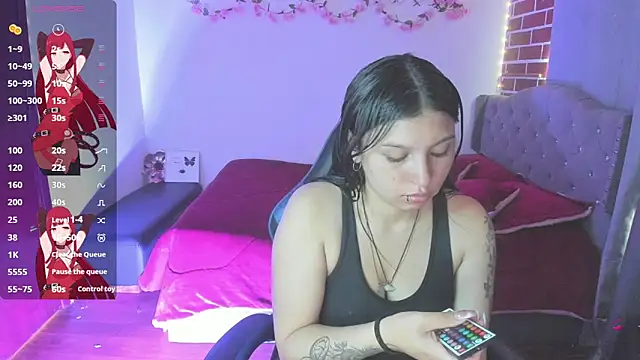 isabella monntolvo online show from April 28, 2026, 1:16 pm