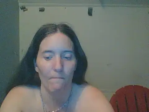 Snapshot of Mini83 chatting on April 28, 2026, 7:35 am Mini83 online show from April 28, 2026, 7:35 am
