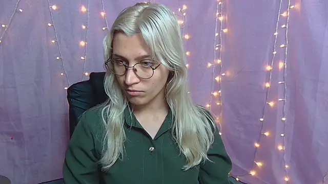 RubyDaviss online show from May 13, 2026, 6:00 am