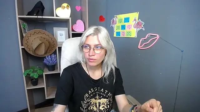 RubyDaviss online show from May 17, 2026, 6:11 am