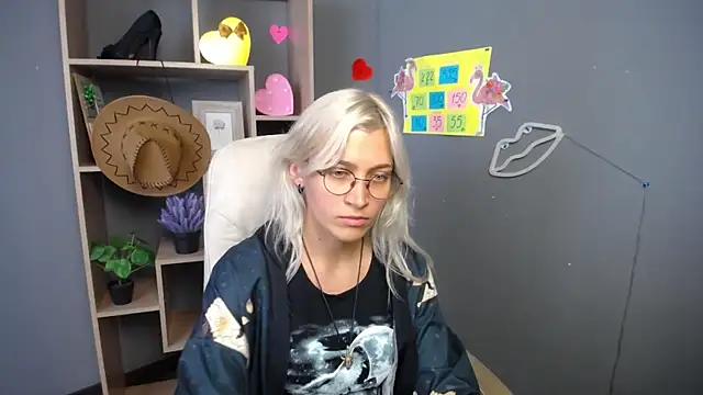 RubyDaviss online show from May 19, 2026, 12:22 pm