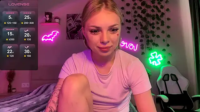 Snapshot of CandyRass chatting on May 30, 2026, 7:49 am CandyRass online show from May 30, 2026, 7:49 am