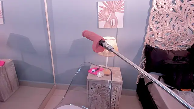 Snapshot of Sabrinna_fox chatting on May 29, 2026, 7:23 pm Sabrinna fox online show from May 29, 2026, 7:23 pm