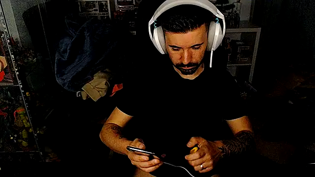 Snapshot of chiquitoconsecreto chatting on April 23, 2026, 3:08 am chiquitoconsecreto online show from April 23, 2026, 3:08 am
