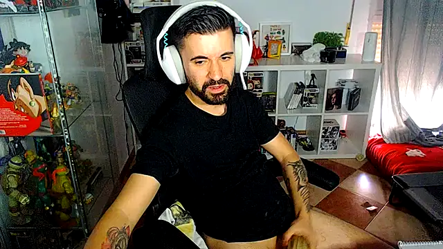 Snapshot of chiquitoconsecreto chatting on May 12, 2026, 2:36 pm chiquitoconsecreto online show from May 12, 2026, 2:36 pm