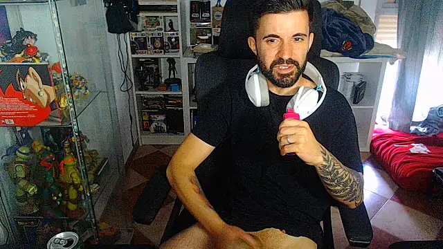 Snapshot of chiquitoconsecreto chatting on May 16, 2026, 6:39 pm chiquitoconsecreto online show from May 16, 2026, 6:39 pm