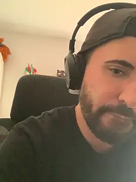 Snapshot of chiquitoconsecreto chatting on May 27, 2026, 6:16 pm chiquitoconsecreto online show from May 27, 2026, 6:16 pm