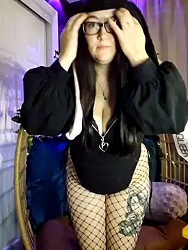 SpookyMadz online show from May 4, 2026, 3:13 am
