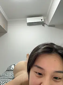 NiNa5203 online show from May 11, 2026, 4:04 pm