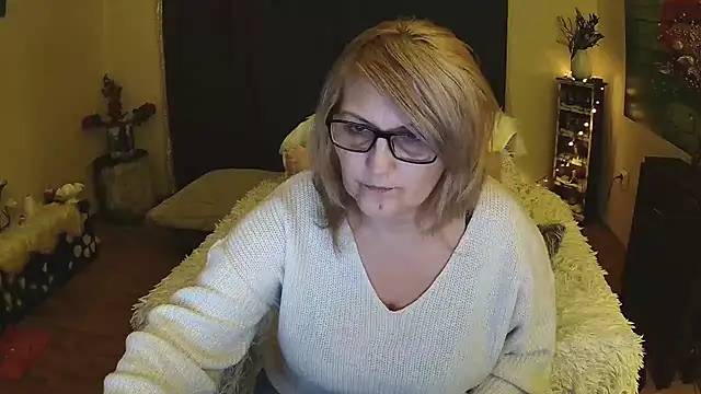 Divineblond online show from February 11, 2025, 8:31 pm