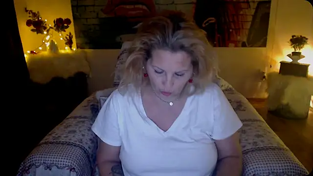 Divineblond online show from March 17, 2025, 11:21 pm