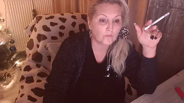 Divineblond online show from November 24, 2025, 8:52 pm