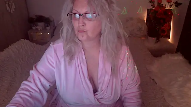 Divineblond online show from February 22, 2026, 5:55 pm