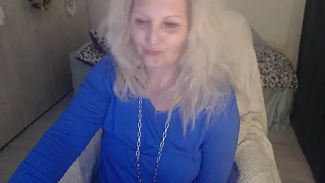 Divineblond online show from March 24, 2026, 10:15 pm