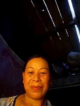 Ari-Na9 online show from May 27, 2026, 4:53 am