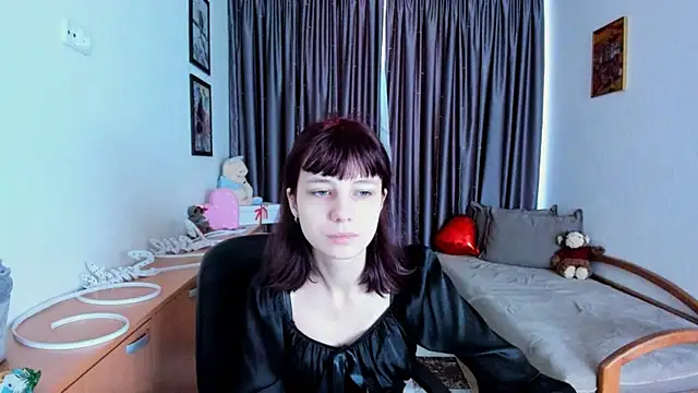 Snapshot of MiniLysii chatting on May 7, 2026, 5:35 am MiniLysii online show from May 7, 2026, 5:35 am