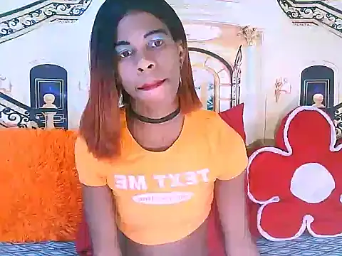 Snapshot of EbonySweetPeach chatting on May 9, 2026, 5:45 am EbonySweetPeach online show from May 9, 2026, 5:45 am
