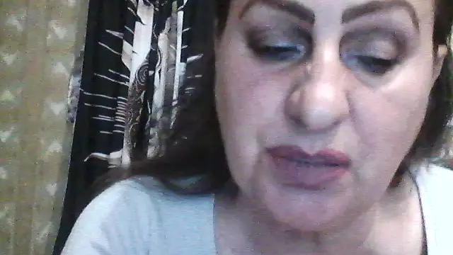 Snapshot of LoaqLovew chatting on April 24, 2026, 12:18 pm LoaqLovew online show from April 24, 2026, 12:18 pm