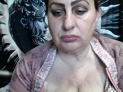 Snapshot of LoaqLovew chatting on April 26, 2026, 8:23 am LoaqLovew online show from April 26, 2026, 8:23 am
