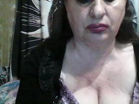 Snapshot of LoaqLovew chatting on May 11, 2026, 4:04 pm LoaqLovew online show from May 11, 2026, 4:04 pm