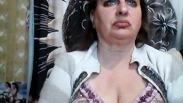 Snapshot of LoaqLovew chatting on May 16, 2026, 9:17 am LoaqLovew online show from May 16, 2026, 9:17 am