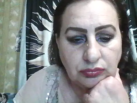 Snapshot of LoaqLovew chatting on May 25, 2026, 7:47 am LoaqLovew online show from May 25, 2026, 7:47 am