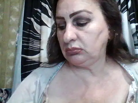 Snapshot of LoaqLovew chatting on May 28, 2026, 8:44 am LoaqLovew online show from May 28, 2026, 8:44 am